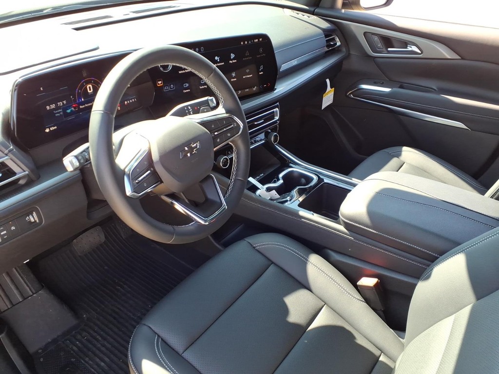 Chevrolet Traverse Vehicle Full-screen Gallery Image 15