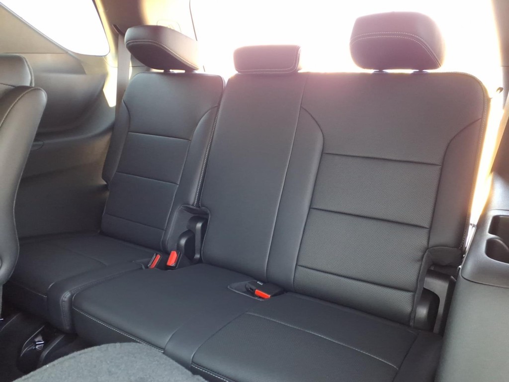 Chevrolet Traverse Vehicle Full-screen Gallery Image 17
