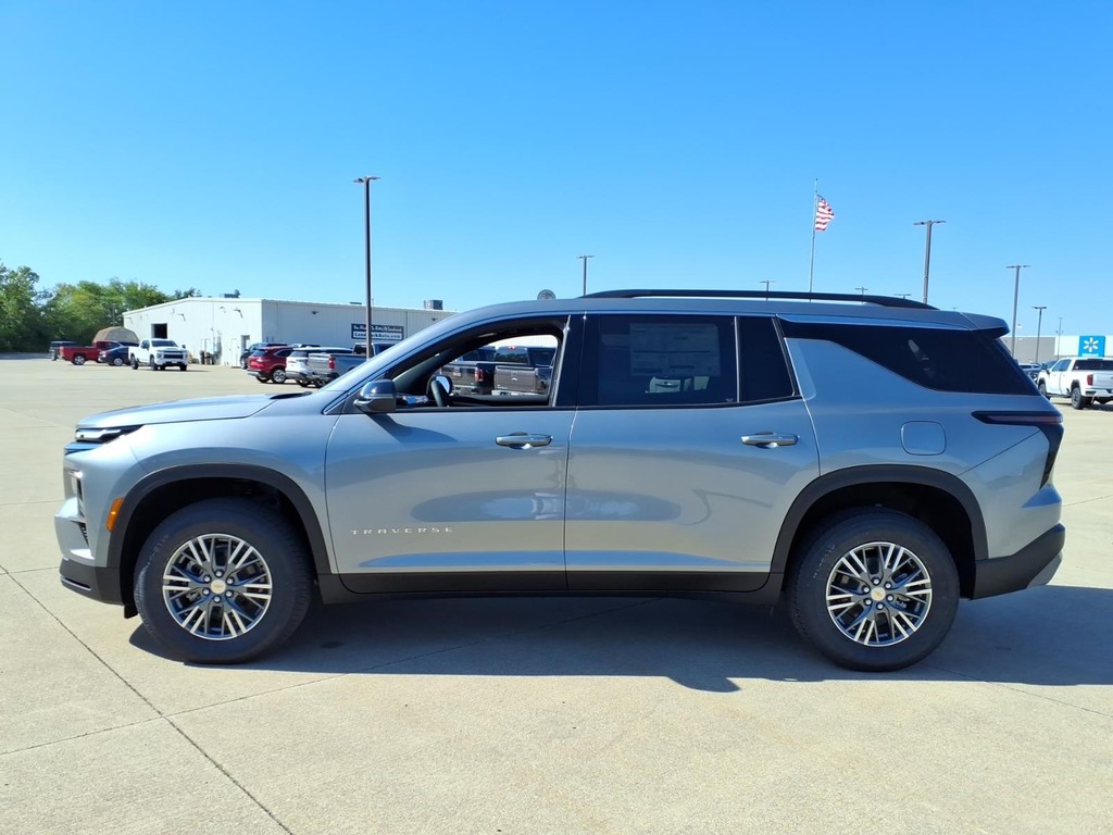 Chevrolet Traverse Vehicle Full-screen Gallery Image 2