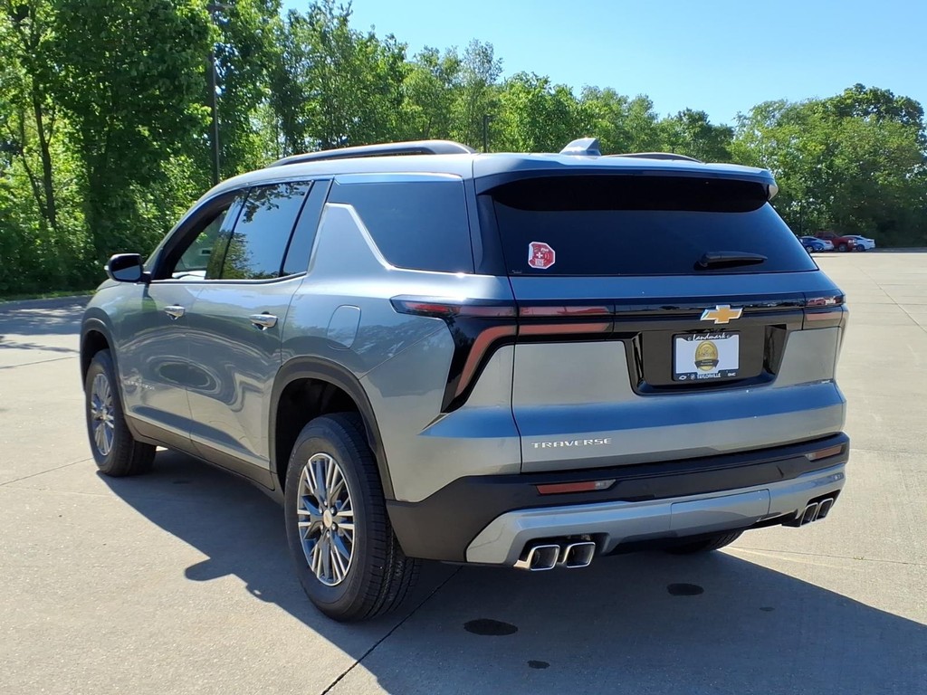 Chevrolet Traverse Vehicle Full-screen Gallery Image 3