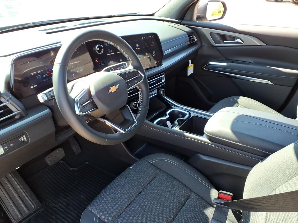 Chevrolet Traverse Vehicle Full-screen Gallery Image 15