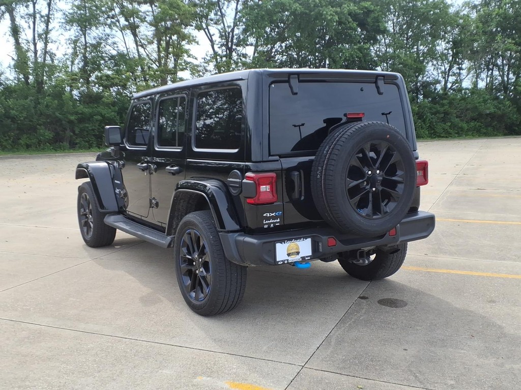Jeep Wrangler 4xe Vehicle Full-screen Gallery Image 3