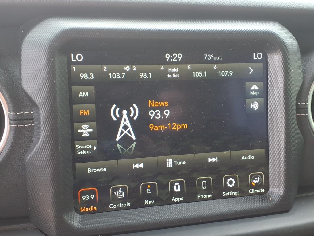 Jeep Wrangler 4xe Vehicle Full-screen Gallery Image 7