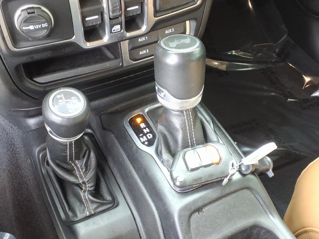Jeep Wrangler 4xe Vehicle Full-screen Gallery Image 11