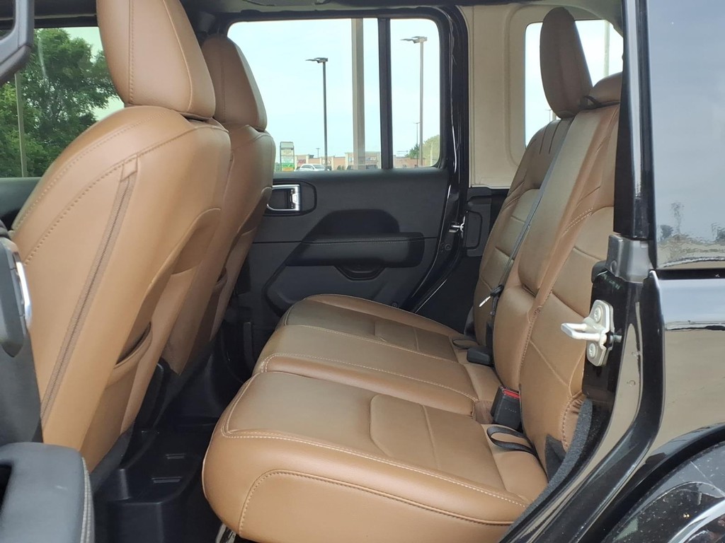 Jeep Wrangler 4xe Vehicle Full-screen Gallery Image 18