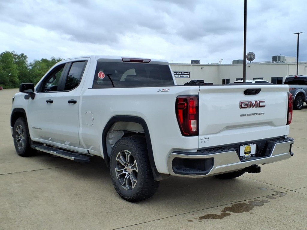 GMC Sierra 1500 Vehicle Full-screen Gallery Image 3