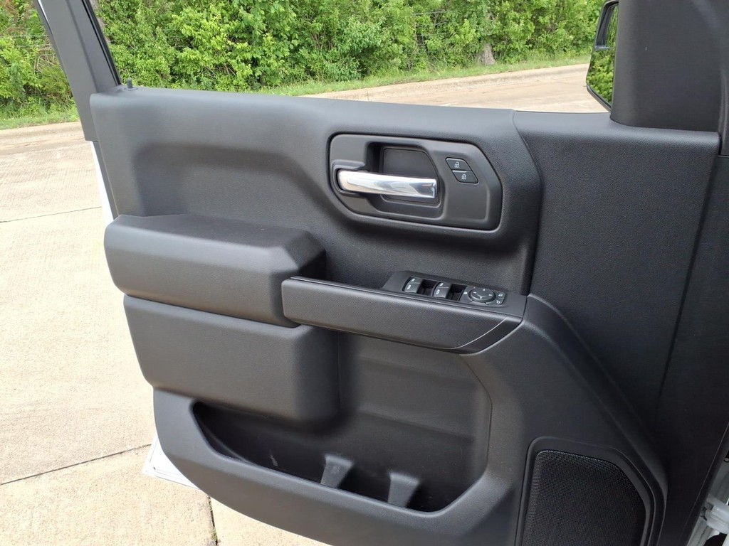 GMC Sierra 1500 Vehicle Full-screen Gallery Image 14