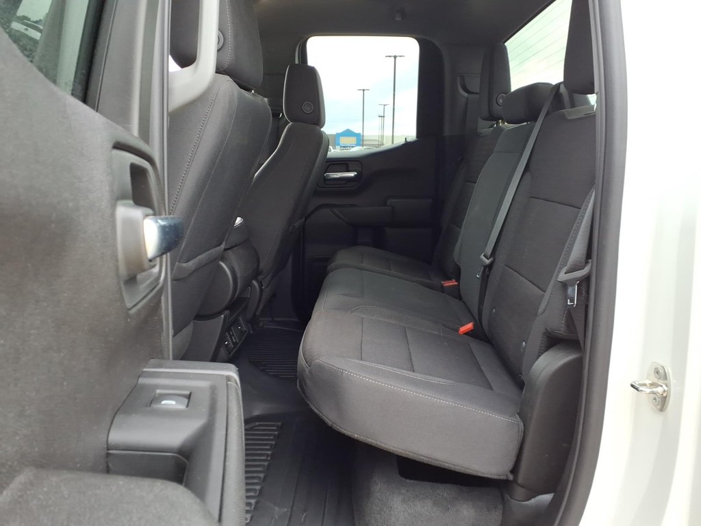 GMC Sierra 1500 Vehicle Full-screen Gallery Image 16