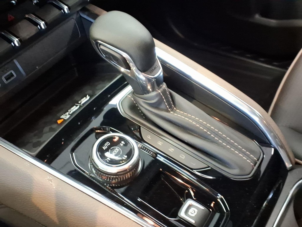 GMC Canyon Vehicle Full-screen Gallery Image 10