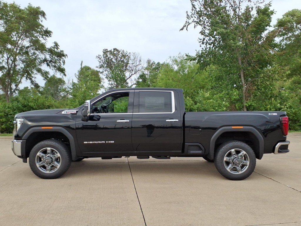 GMC Sierra 2500HD Vehicle Full-screen Gallery Image 2