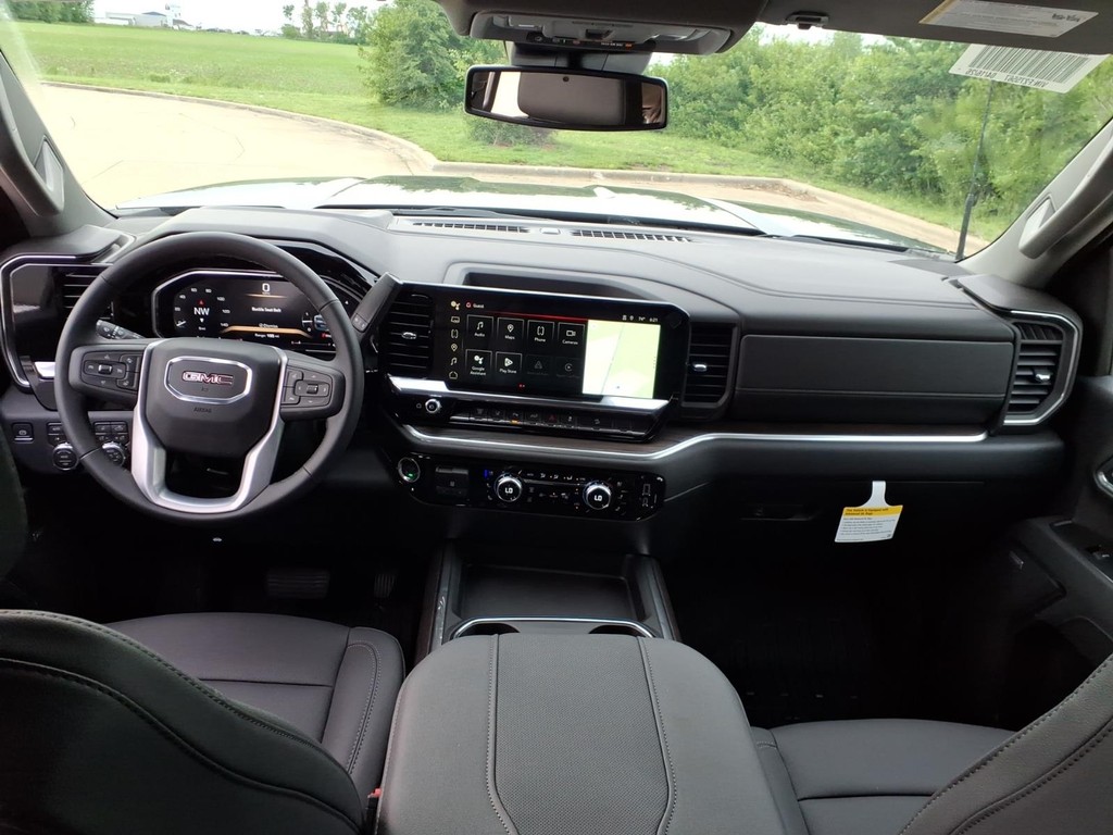 GMC Sierra 2500HD Vehicle Full-screen Gallery Image 4