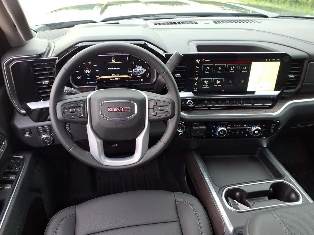 GMC Sierra 2500HD Vehicle Full-screen Gallery Image 7