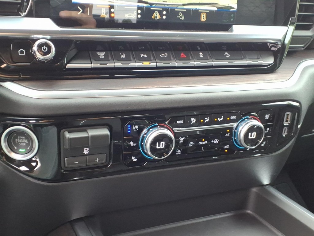 GMC Sierra 2500HD Vehicle Full-screen Gallery Image 10