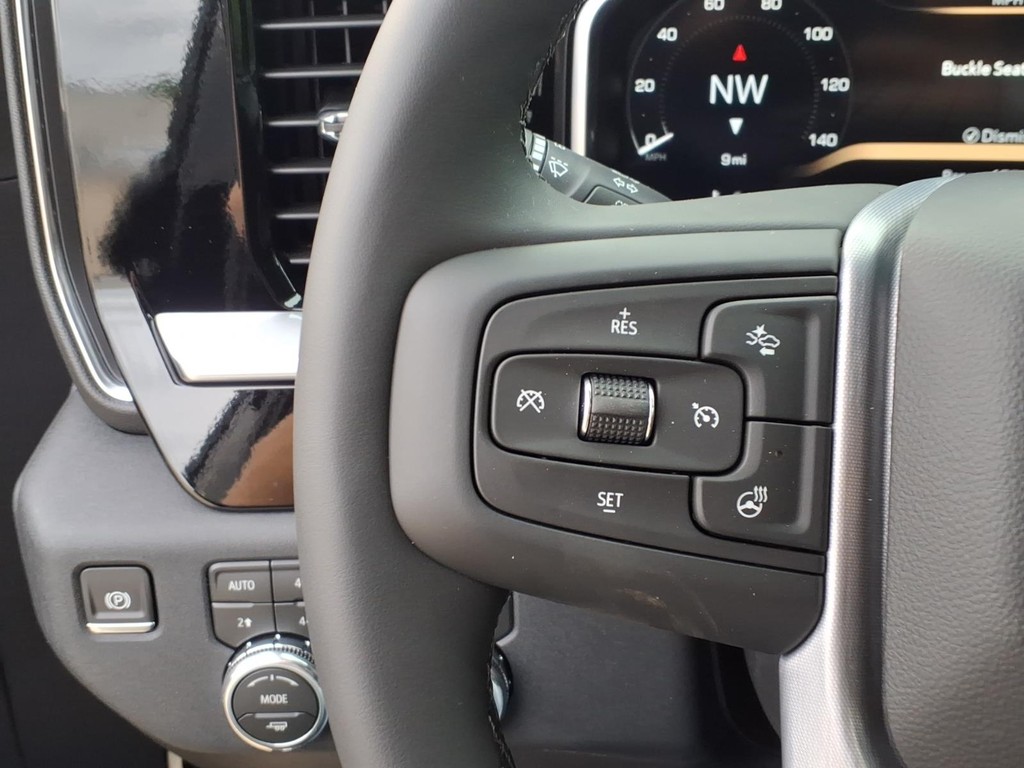 GMC Sierra 2500HD Vehicle Full-screen Gallery Image 11