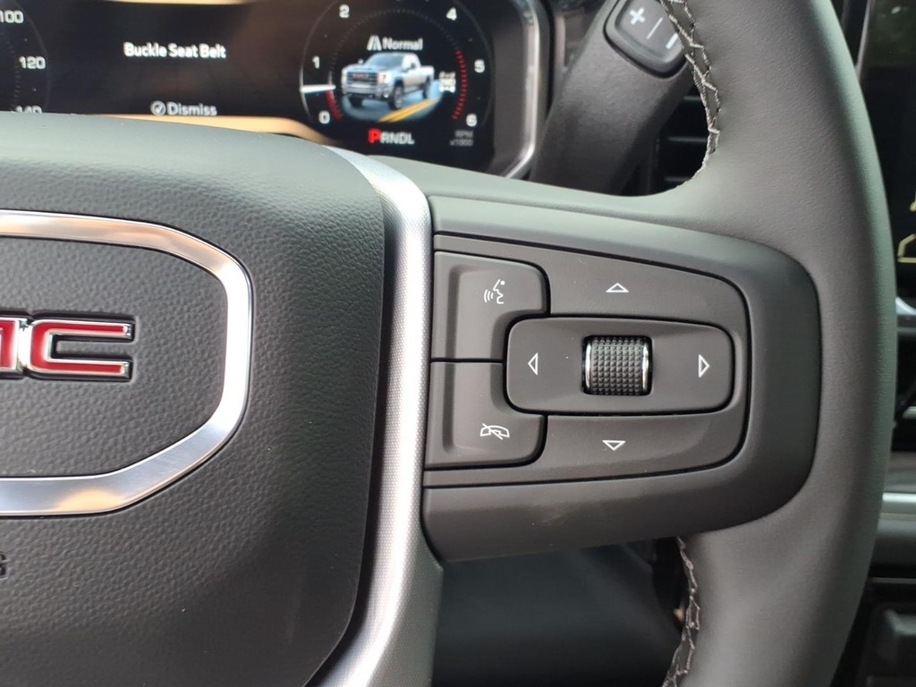 GMC Sierra 2500HD Vehicle Full-screen Gallery Image 12