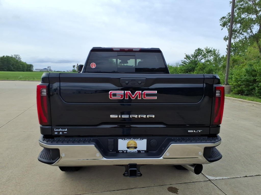 GMC Sierra 2500HD Vehicle Full-screen Gallery Image 19
