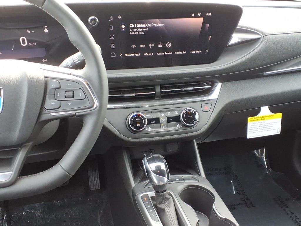 Buick Envista Vehicle Full-screen Gallery Image 5