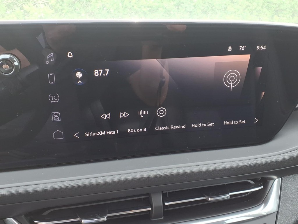 Buick Envista Vehicle Full-screen Gallery Image 7
