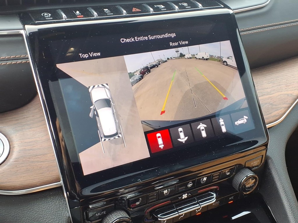 Jeep Grand Cherokee Vehicle Full-screen Gallery Image 9