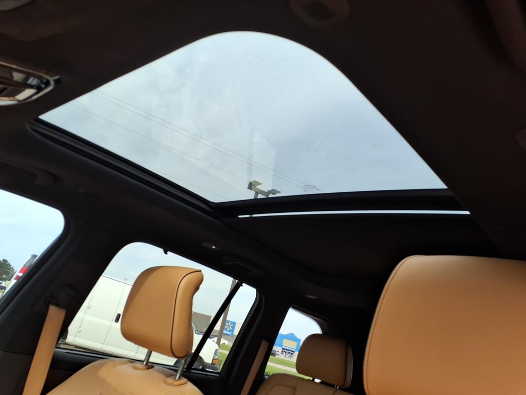Jeep Grand Cherokee Vehicle Full-screen Gallery Image 17