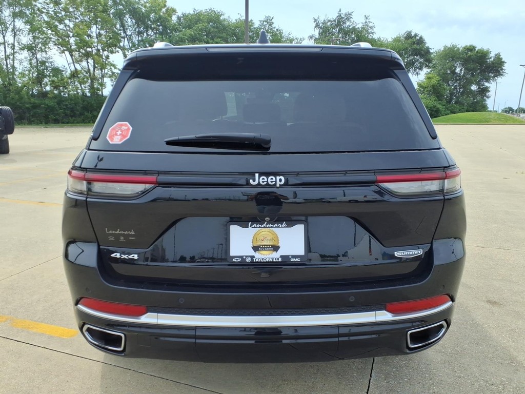 Jeep Grand Cherokee Vehicle Full-screen Gallery Image 20