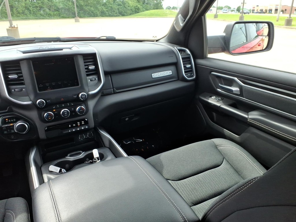 Ram 1500 Vehicle Full-screen Gallery Image 5
