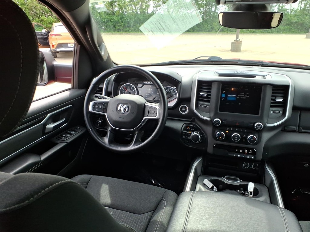 Ram 1500 Vehicle Full-screen Gallery Image 6