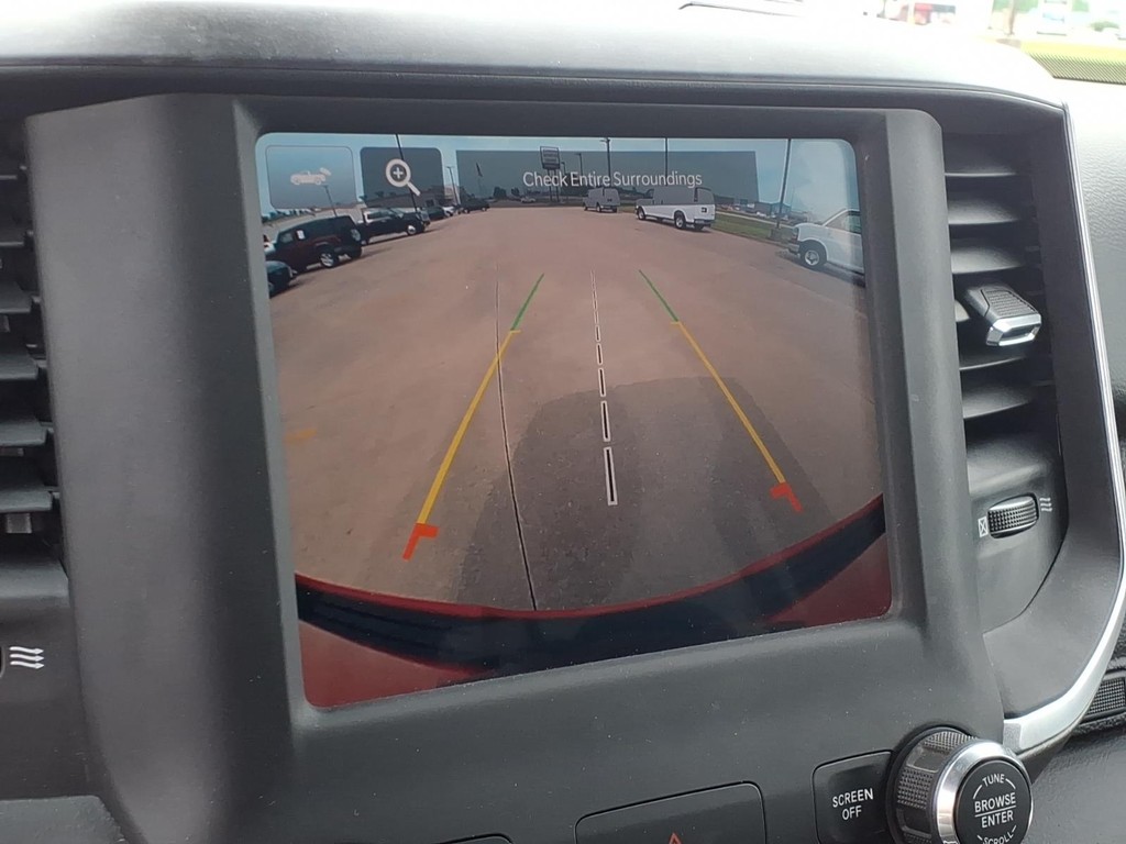 Ram 1500 Vehicle Full-screen Gallery Image 9