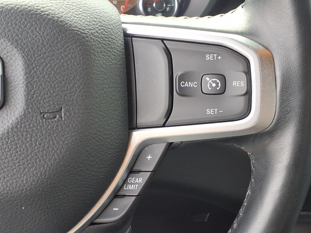 Ram 1500 Vehicle Full-screen Gallery Image 13