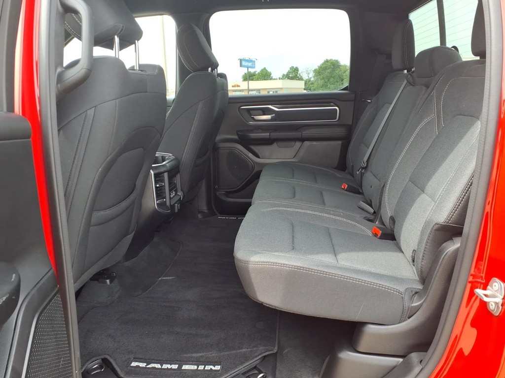Ram 1500 Vehicle Full-screen Gallery Image 17