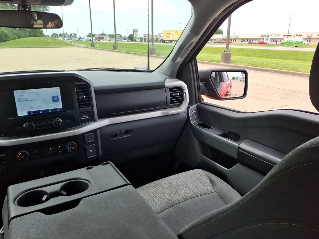 Ford F-150 Vehicle Full-screen Gallery Image 5