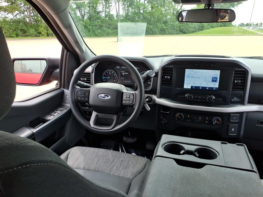 Ford F-150 Vehicle Full-screen Gallery Image 6
