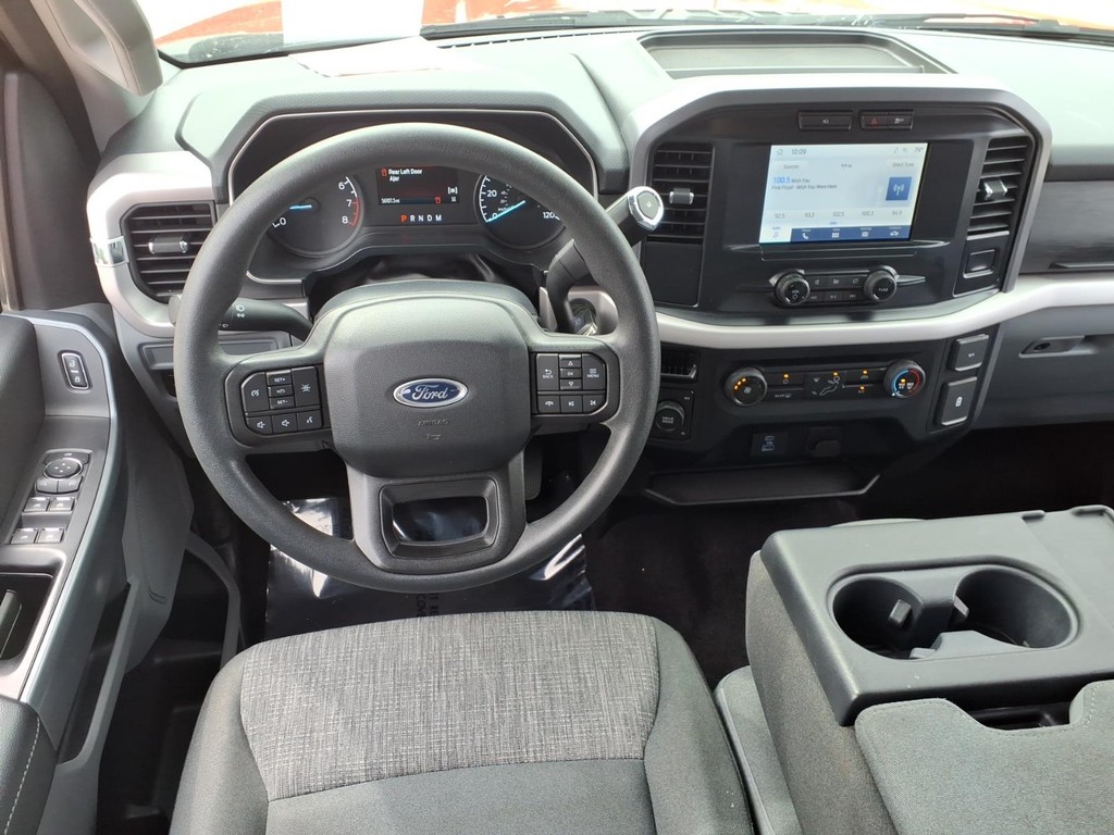 Ford F-150 Vehicle Full-screen Gallery Image 7