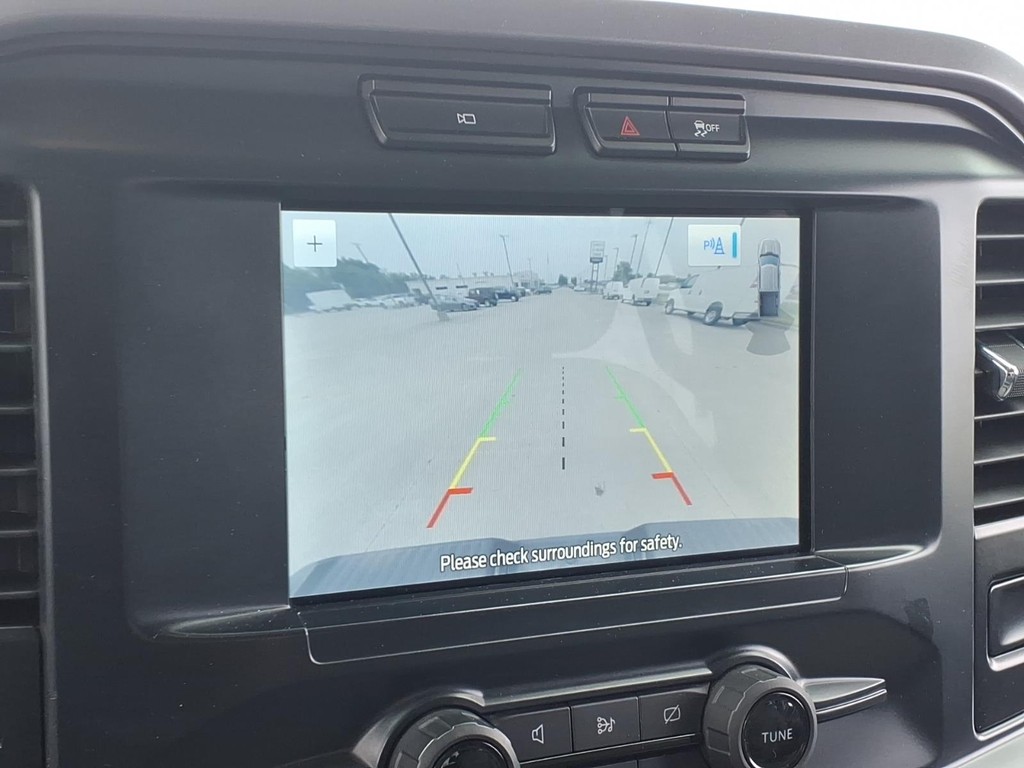 Ford F-150 Vehicle Full-screen Gallery Image 9