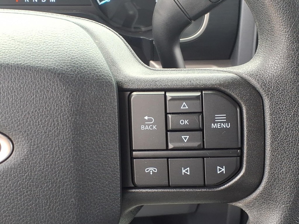 Ford F-150 Vehicle Full-screen Gallery Image 12