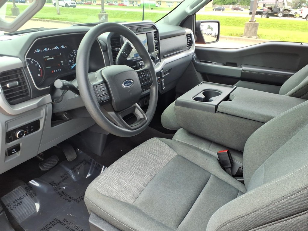 Ford F-150 Vehicle Full-screen Gallery Image 15