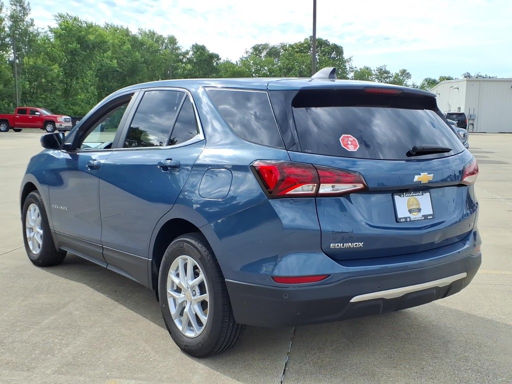Chevrolet Equinox Vehicle Full-screen Gallery Image 3