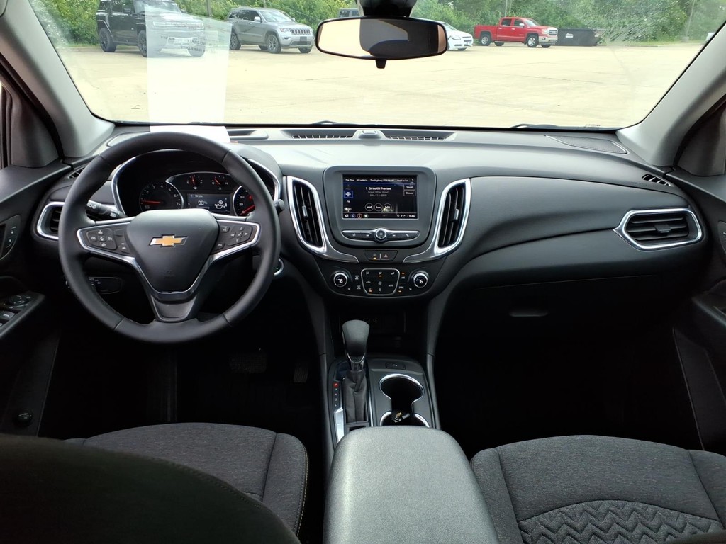 Chevrolet Equinox Vehicle Full-screen Gallery Image 4