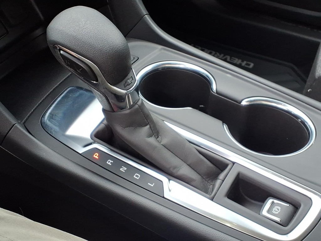 Chevrolet Equinox Vehicle Full-screen Gallery Image 11