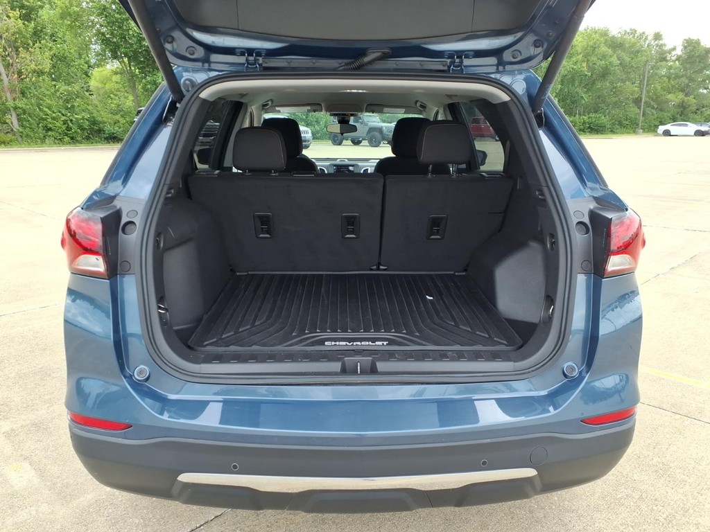 Chevrolet Equinox Vehicle Full-screen Gallery Image 18