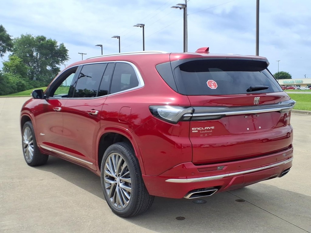 Buick Enclave Vehicle Full-screen Gallery Image 3