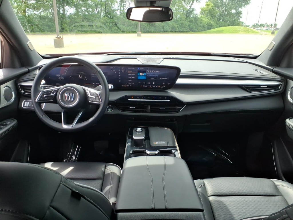Buick Enclave Vehicle Full-screen Gallery Image 4