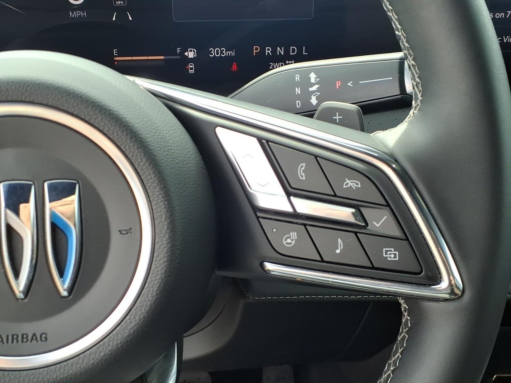 Buick Enclave Vehicle Full-screen Gallery Image 11