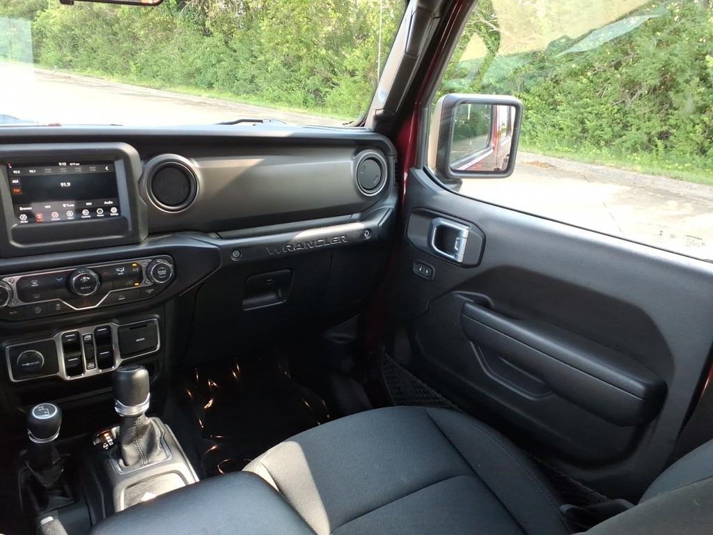 Jeep Wrangler Vehicle Full-screen Gallery Image 5