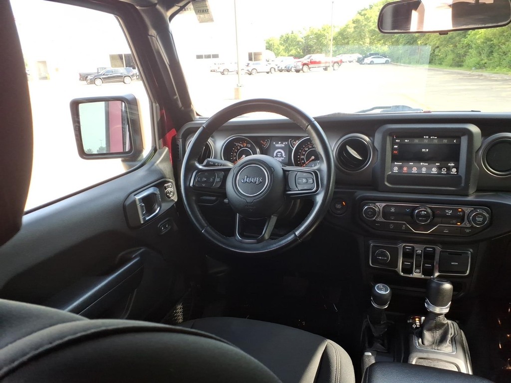 Jeep Wrangler Vehicle Full-screen Gallery Image 6