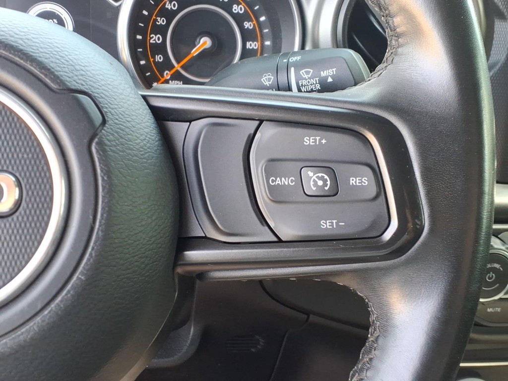 Jeep Wrangler Vehicle Full-screen Gallery Image 13