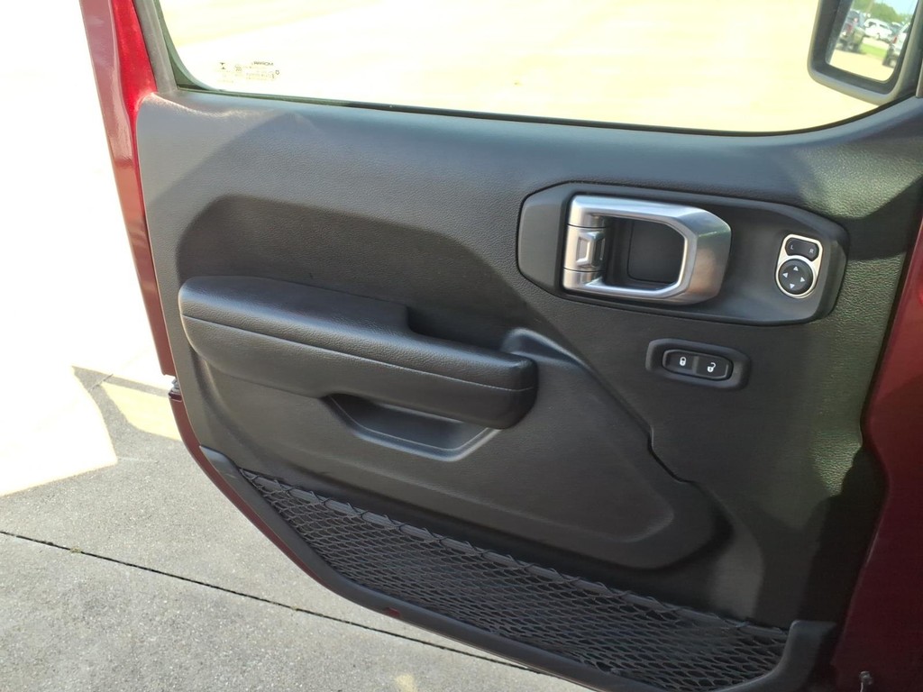 Jeep Wrangler Vehicle Full-screen Gallery Image 15