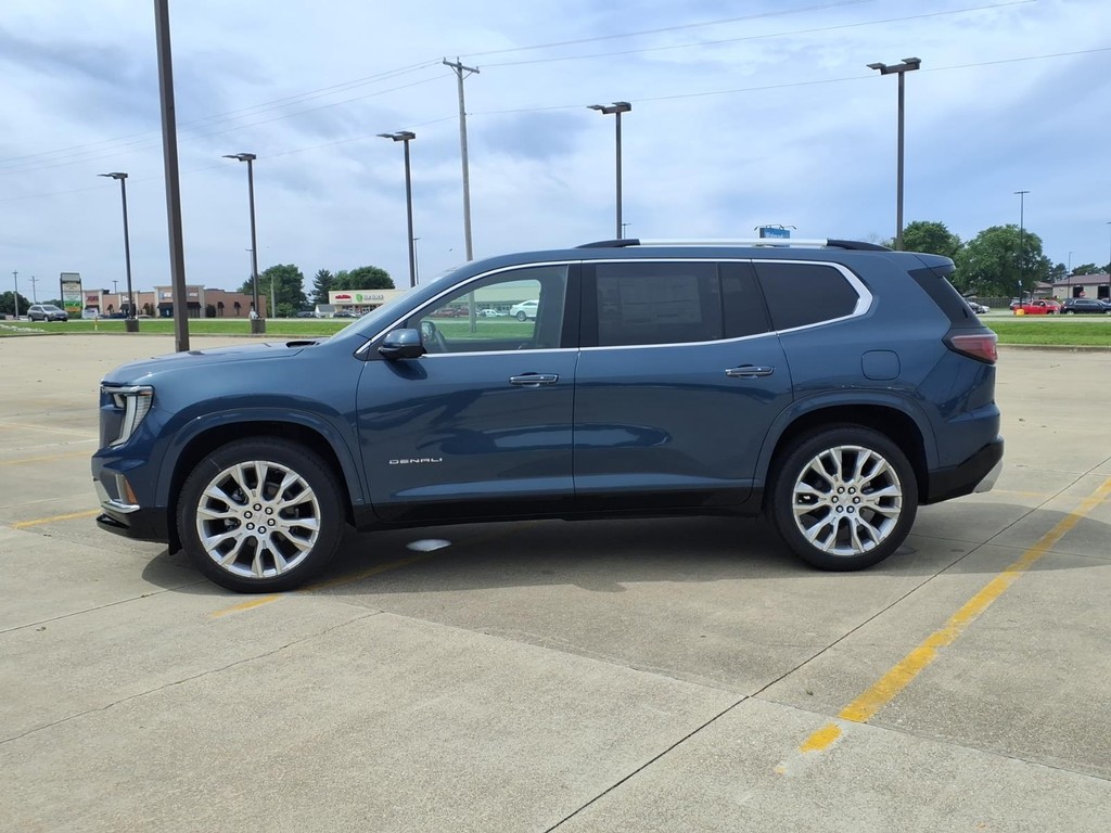 GMC Acadia Vehicle Full-screen Gallery Image 2