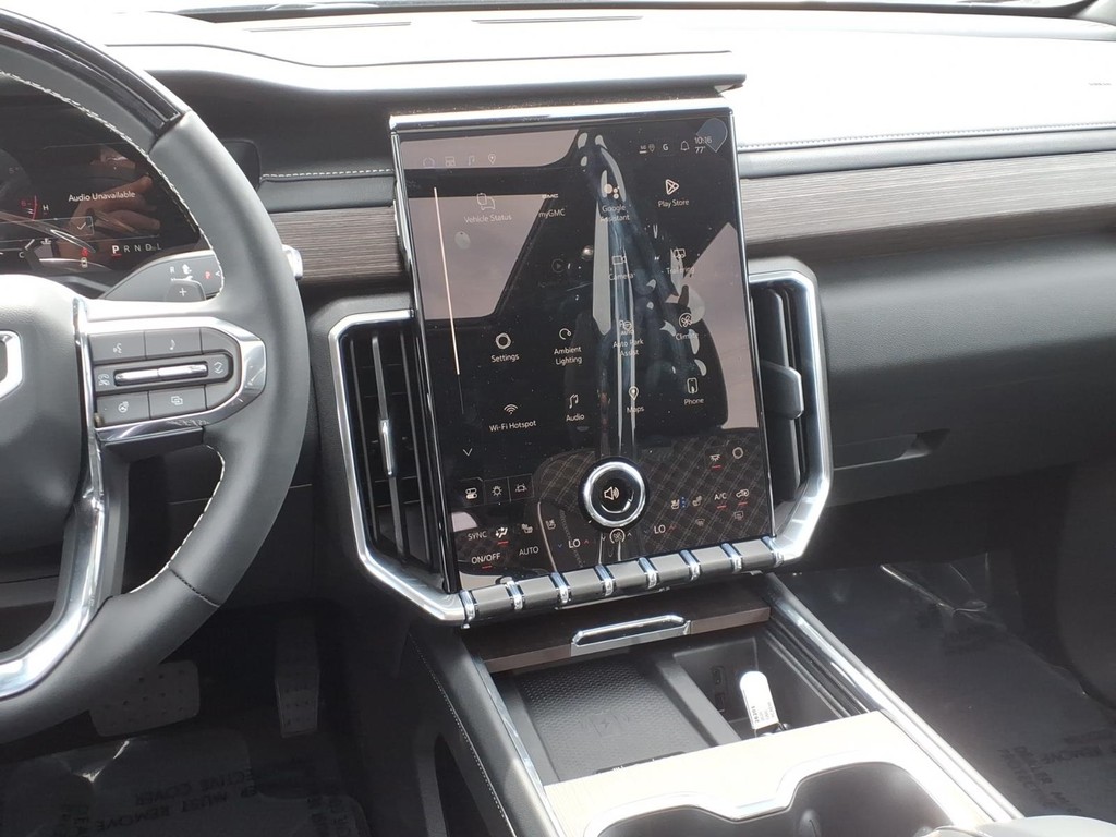 GMC Acadia Vehicle Full-screen Gallery Image 5