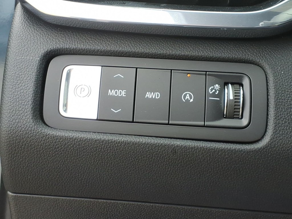 GMC Acadia Vehicle Full-screen Gallery Image 14
